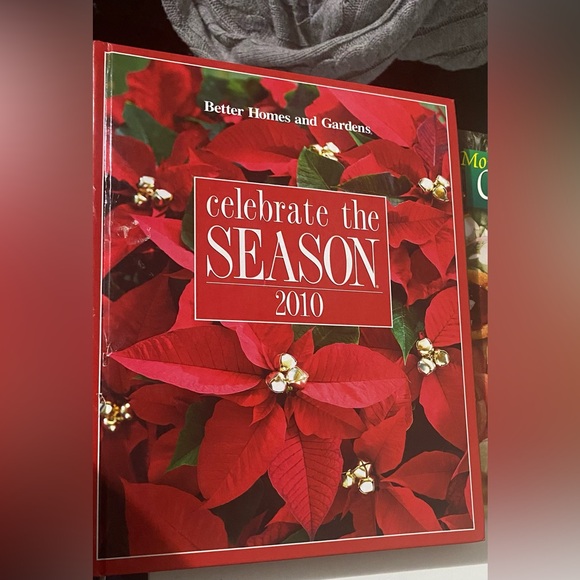 Better homes & gardens Celebrate The Season 2010 cookbook - Picture 2 of 3